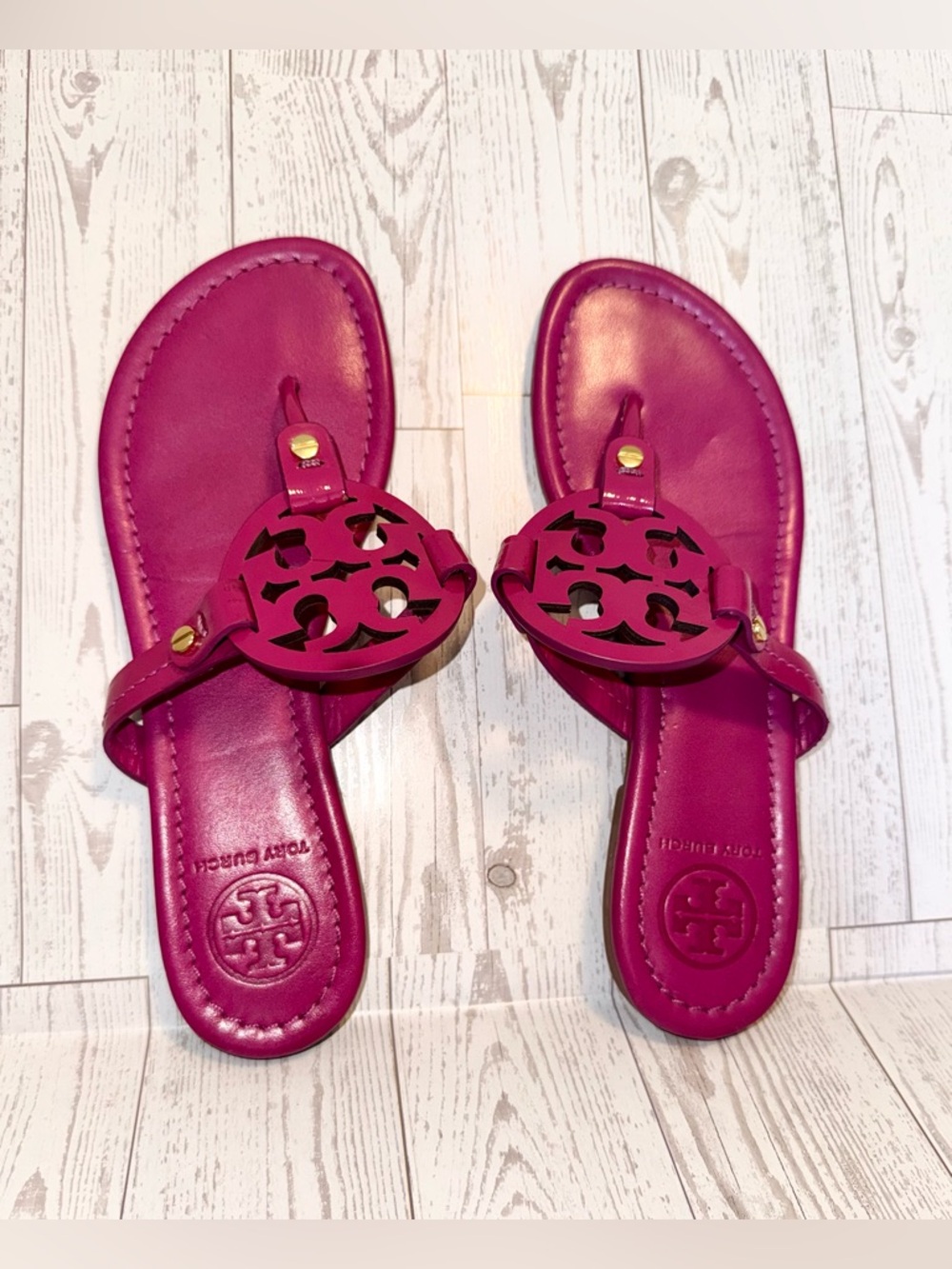 Tory Burch Miller Saffiano Patent Sandal - Party Fuschia - size 7 - Picture 4 of 14